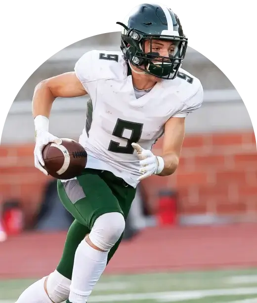 Niño jugando al fútbol