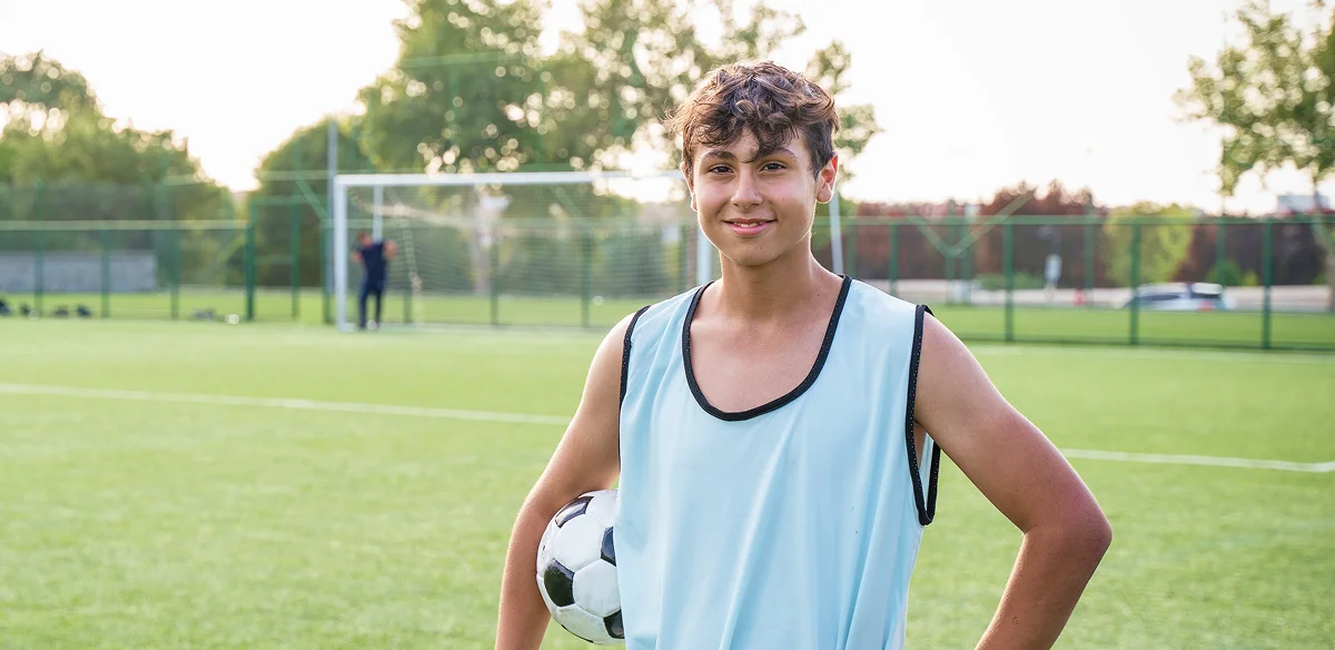 futbolista en el campo